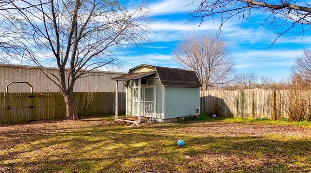 405 N Missouri Street, Elmore City, OK 73433