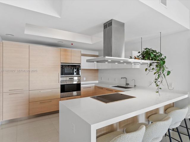 17111 Biscayne Blvd 1104, North Miami Beach, FL 33160