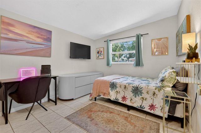 5025 9TH AVENUE S, Gulfport, FL 33707