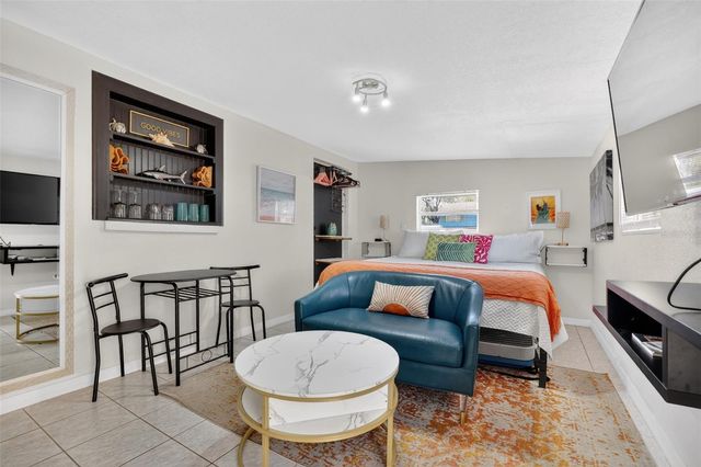 5025 9TH AVENUE S, Gulfport, FL 33707