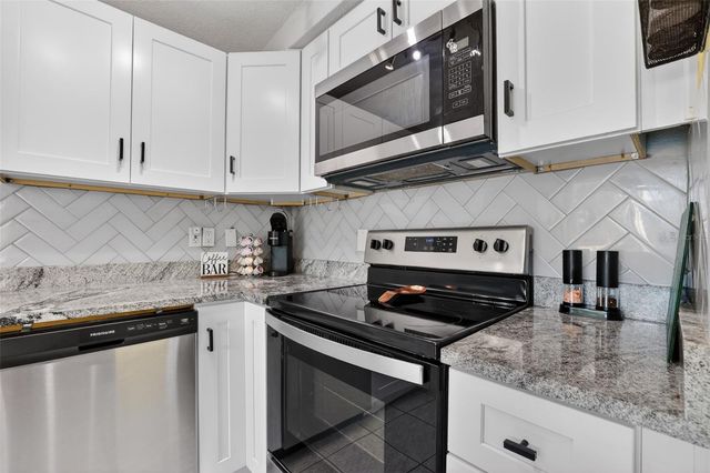 5025 9TH AVENUE S, Gulfport, FL 33707
