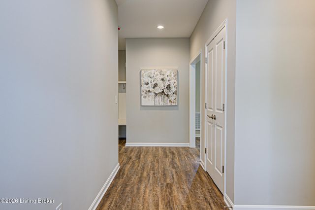 10211 Lark Meadow Dr, Louisville, KY 40291