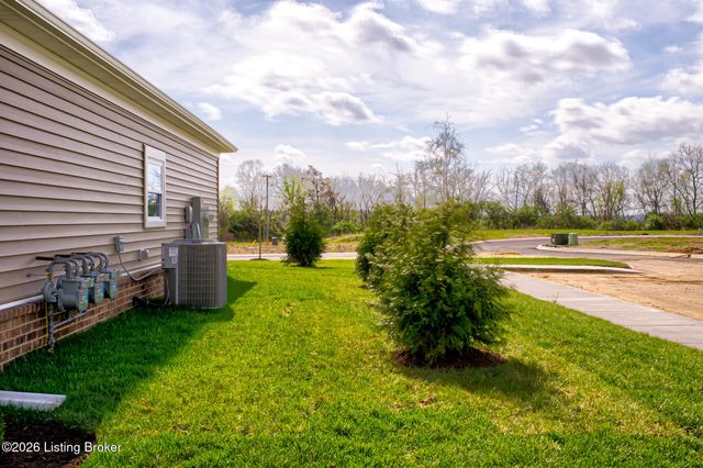 10211 Lark Meadow Dr, Louisville, KY 40291