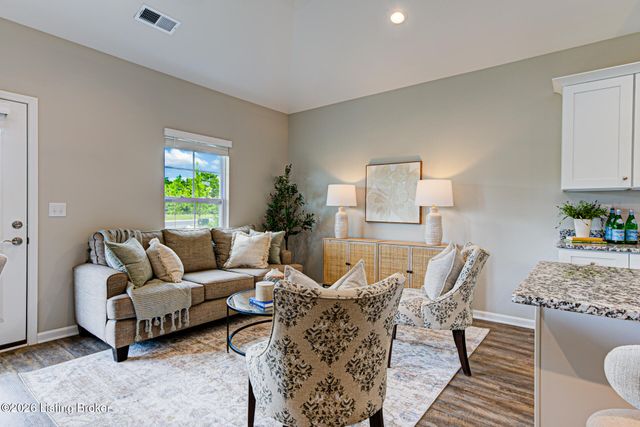 10211 Lark Meadow Dr, Louisville, KY 40291