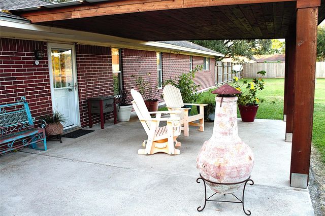 1690 County Road 965, Alvin, TX 77511