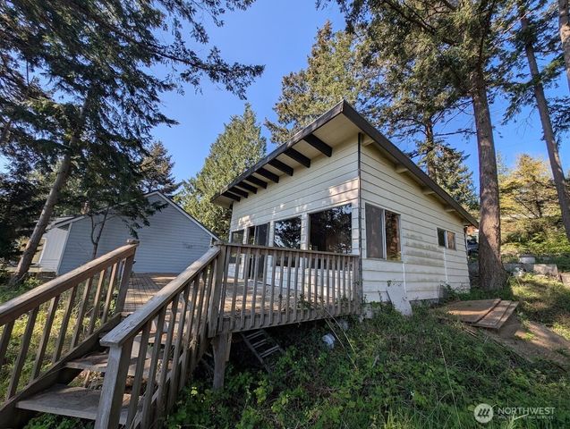 7537 Holiday Boulevard, Guemes Island, WA 98221