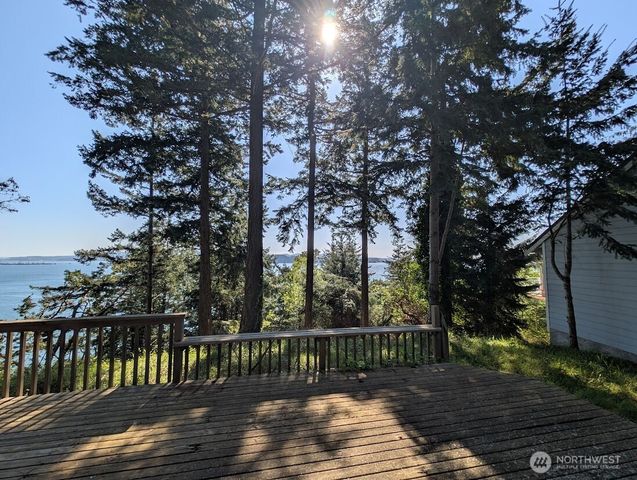 7537 Holiday Boulevard, Guemes Island, WA 98221