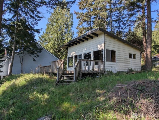 7537 Holiday Boulevard, Guemes Island, WA 98221