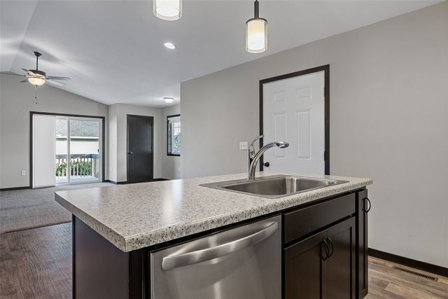 4422 Calder Drive, Marion, IA 52302