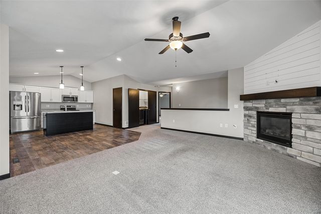 4422 Calder Drive, Marion, IA 52302