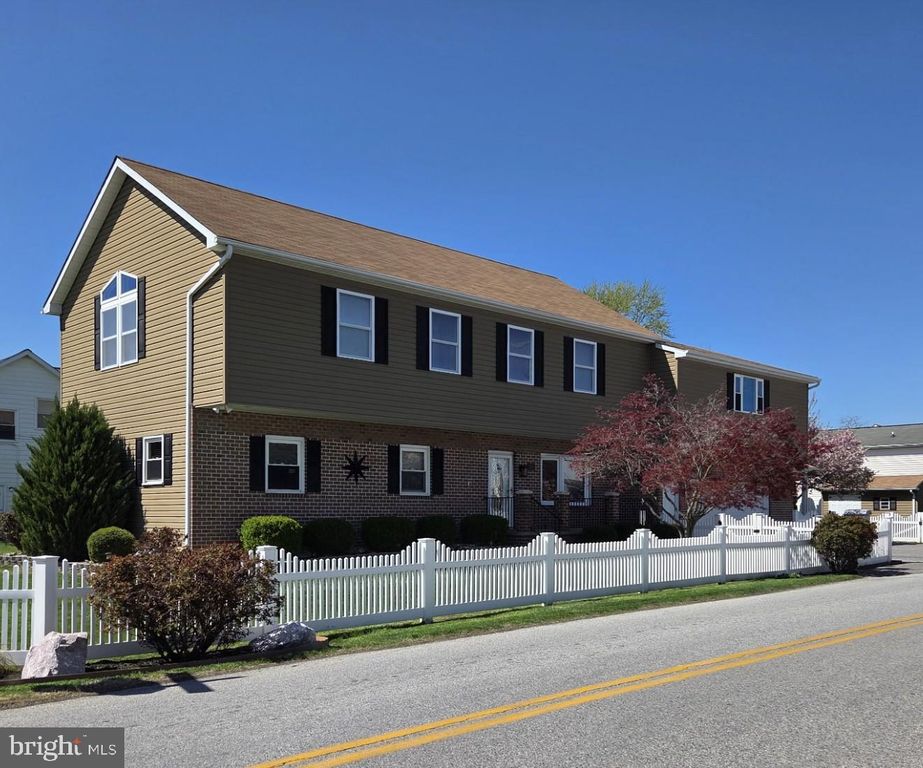 Image 1 of property listing at 2100 LODGE FOREST, Sparrows Point, MD 21219