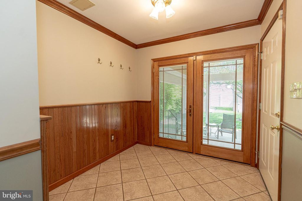 Image 12 of property listing at 2100 LODGE FOREST, Sparrows Point, MD 21219