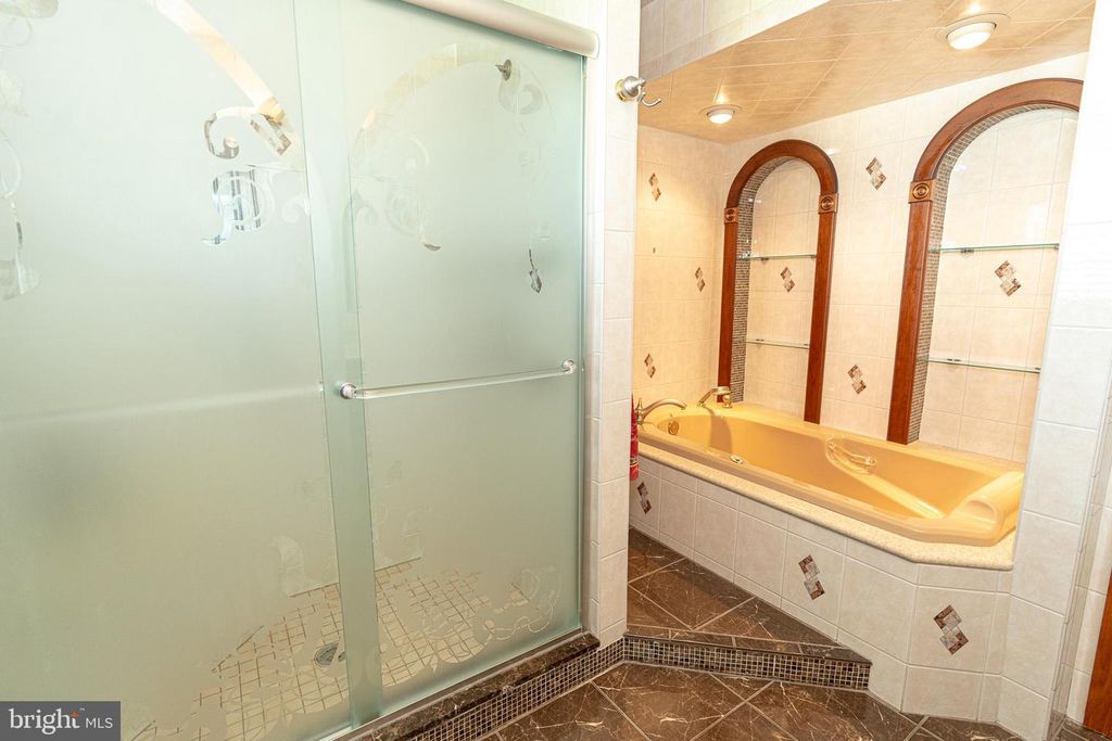 Image 18 of property listing at 2100 LODGE FOREST, Sparrows Point, MD 21219