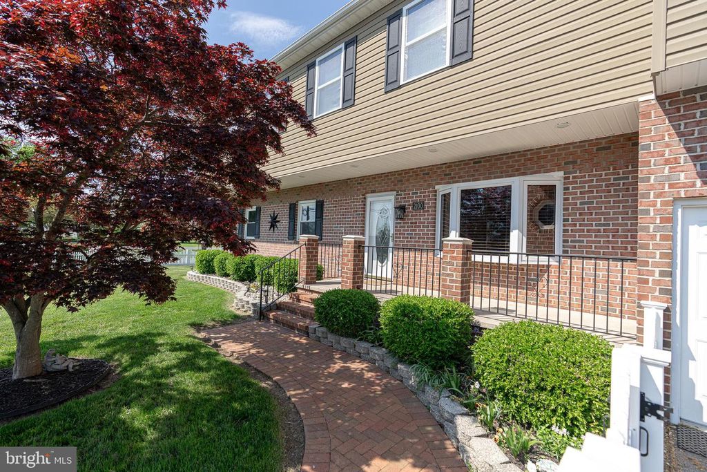 Image 2 of property listing at 2100 LODGE FOREST, Sparrows Point, MD 21219