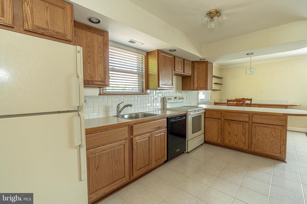 Image 28 of property listing at 2100 LODGE FOREST, Sparrows Point, MD 21219
