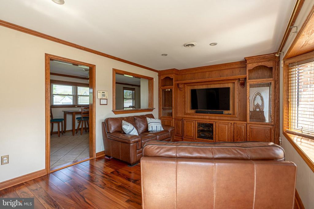 Image 7 of property listing at 2100 LODGE FOREST, Sparrows Point, MD 21219