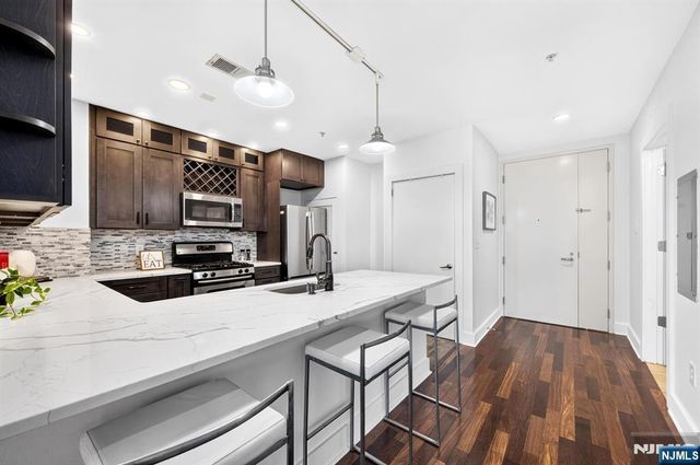 159 2nd Street 1104, Jersey City, NJ 07302