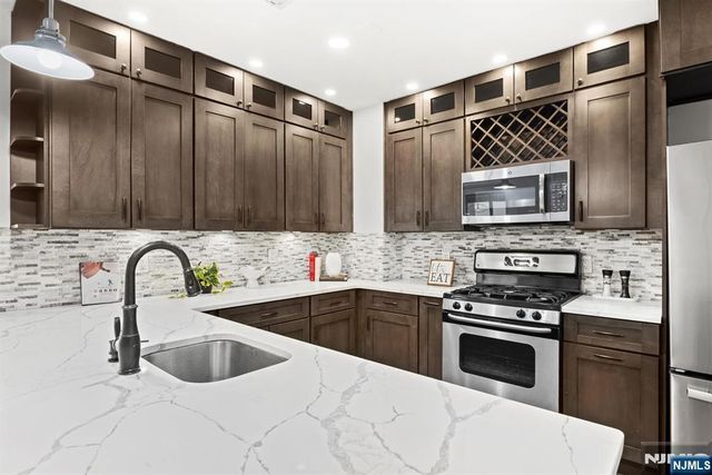 159 2nd Street 1104, Jersey City, NJ 07302