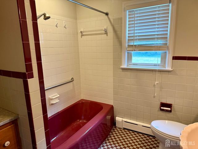 19 South Drive, East Brunswick, NJ 08816