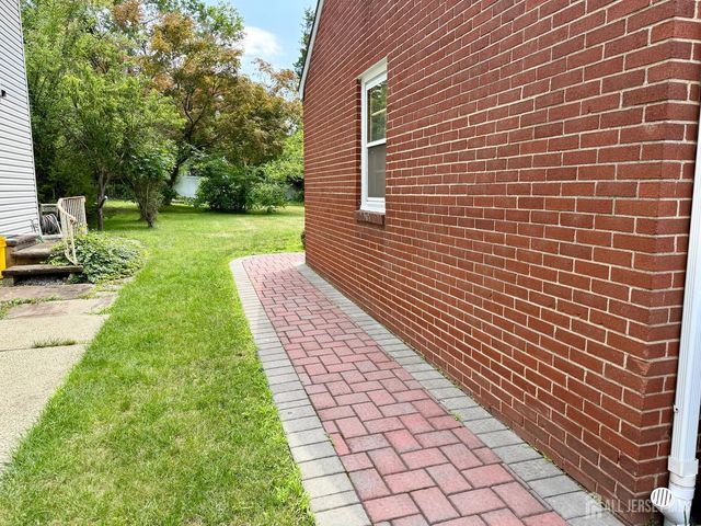 19 South Drive, East Brunswick, NJ 08816