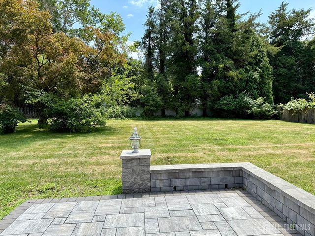 19 South Drive, East Brunswick, NJ 08816