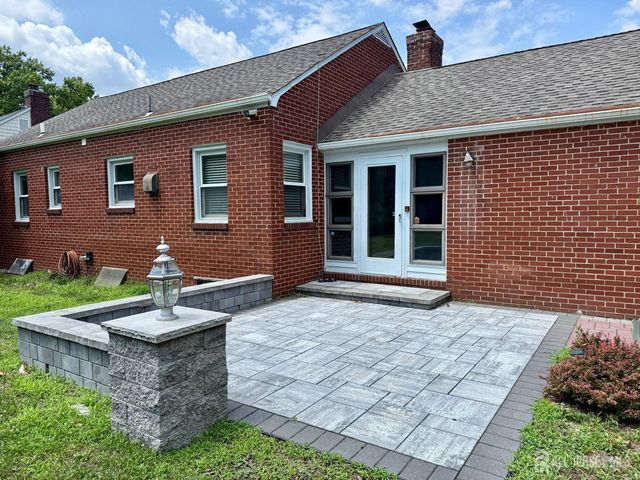 19 South Drive, East Brunswick, NJ 08816