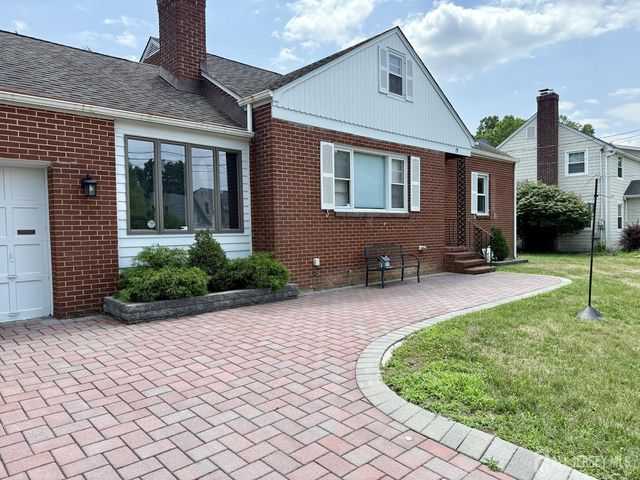 19 South Drive, East Brunswick, NJ 08816