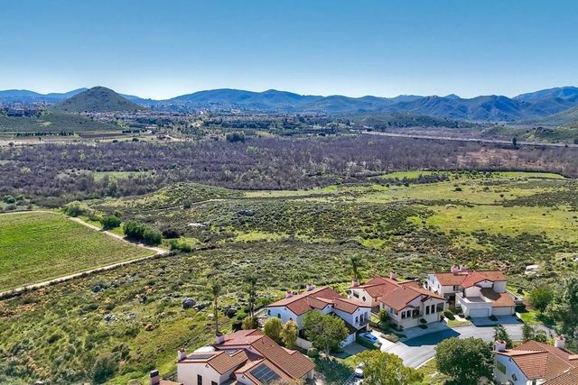 629 Concerto Gln, Escondido, CA 92025