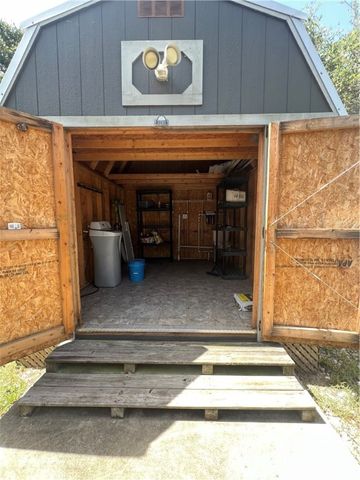 1008 N Fuqua St, Rockport, TX 78382