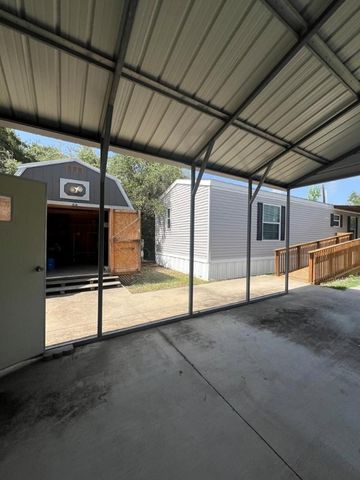 1008 N Fuqua St, Rockport, TX 78382