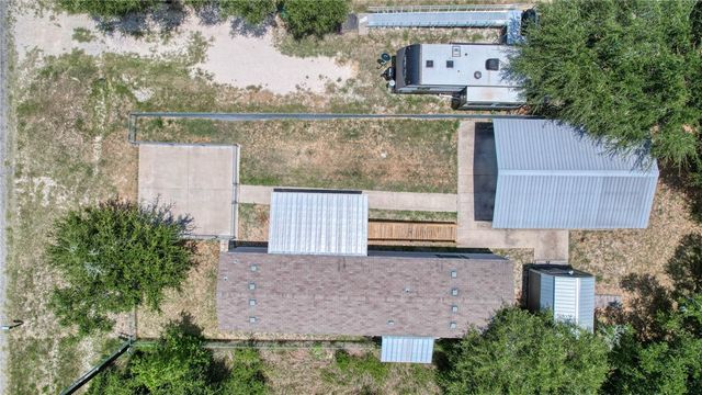 1008 N Fuqua St, Rockport, TX 78382