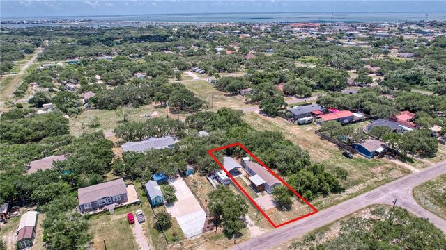 1008 N Fuqua St, Rockport, TX 78382