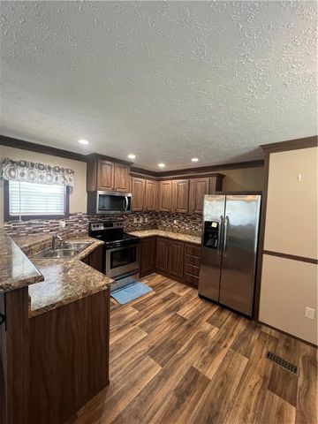 1008 N Fuqua St, Rockport, TX 78382