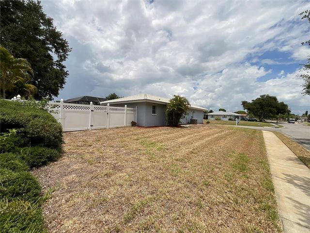 2224 42ND STREET W, Bradenton, FL 34205