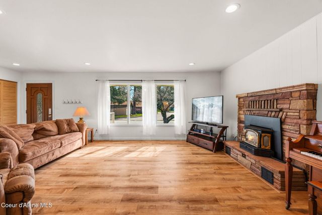 606 S Ella AVE, Sandpoint, ID 83864