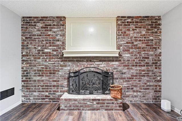 7130 N Woodland Avenue, Gladstone, MO 64118