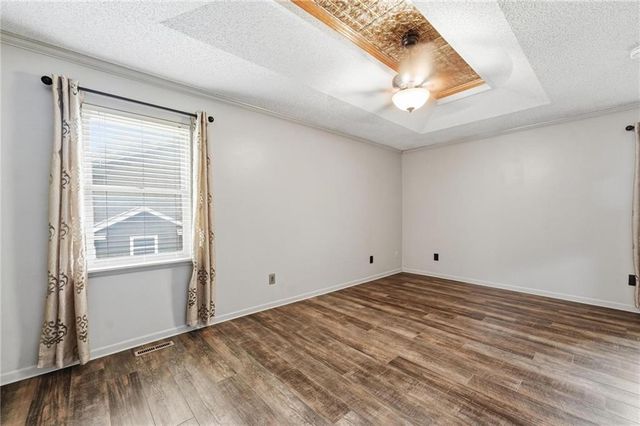 7130 N Woodland Avenue, Gladstone, MO 64118