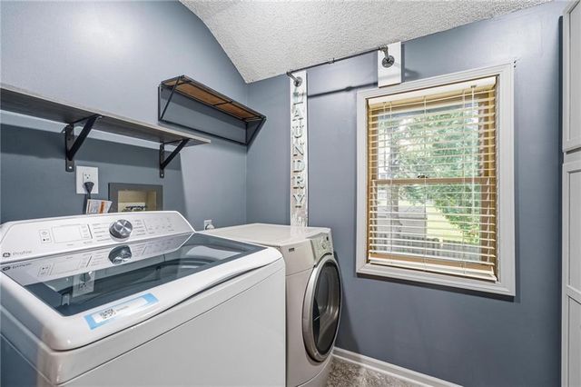 7130 N Woodland Avenue, Gladstone, MO 64118