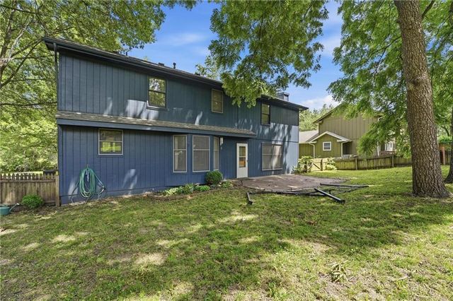7130 N Woodland Avenue, Gladstone, MO 64118