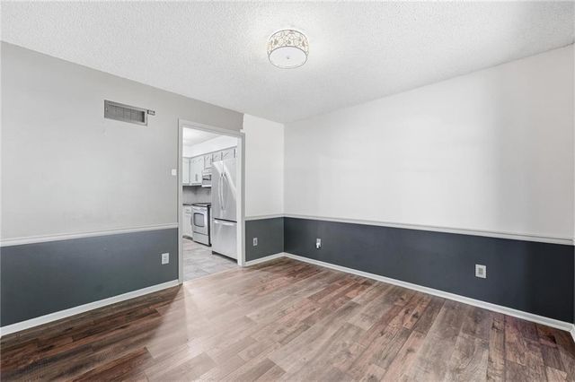 7130 N Woodland Avenue, Gladstone, MO 64118