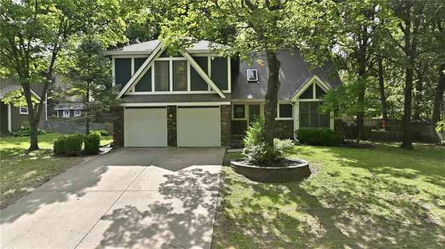 7130 N Woodland Avenue, Gladstone, MO 64118