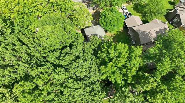 7130 N Woodland Avenue, Gladstone, MO 64118