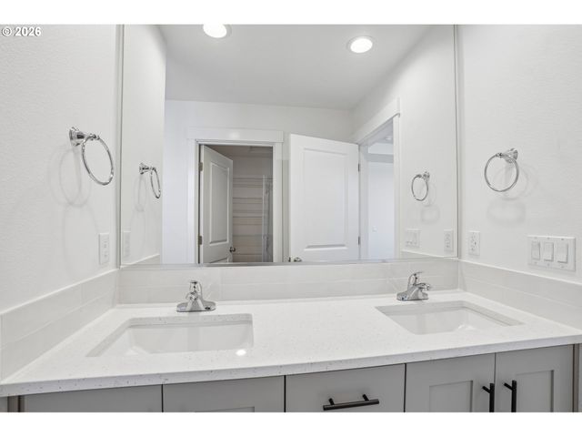 1222 W SPARROW Ave, La Center, WA 98629