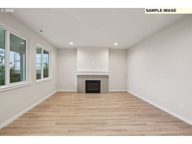 1222 W SPARROW Ave, La Center, WA 98629