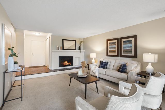 6085 Lincoln Drive 222, Edina, MN 55436