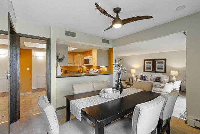 6085 Lincoln Drive 222, Edina, MN 55436