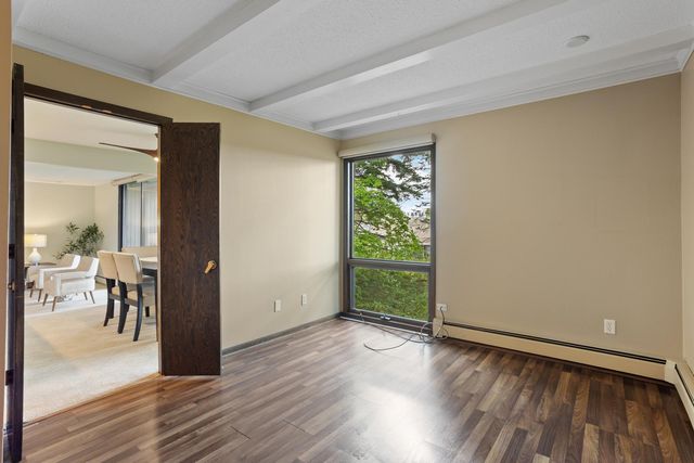 6085 Lincoln Drive 222, Edina, MN 55436