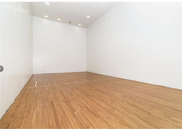 6085 Lincoln Drive 222, Edina, MN 55436