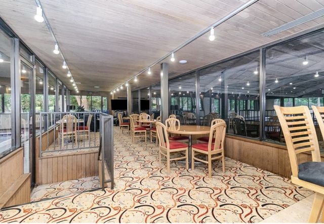 6085 Lincoln Drive 222, Edina, MN 55436