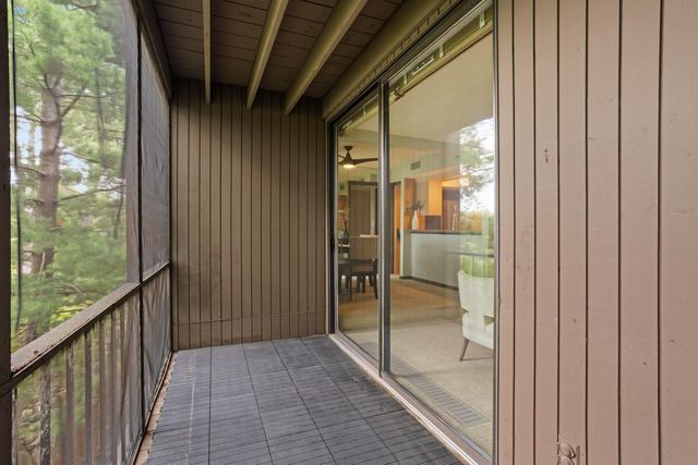 6085 Lincoln Drive 222, Edina, MN 55436